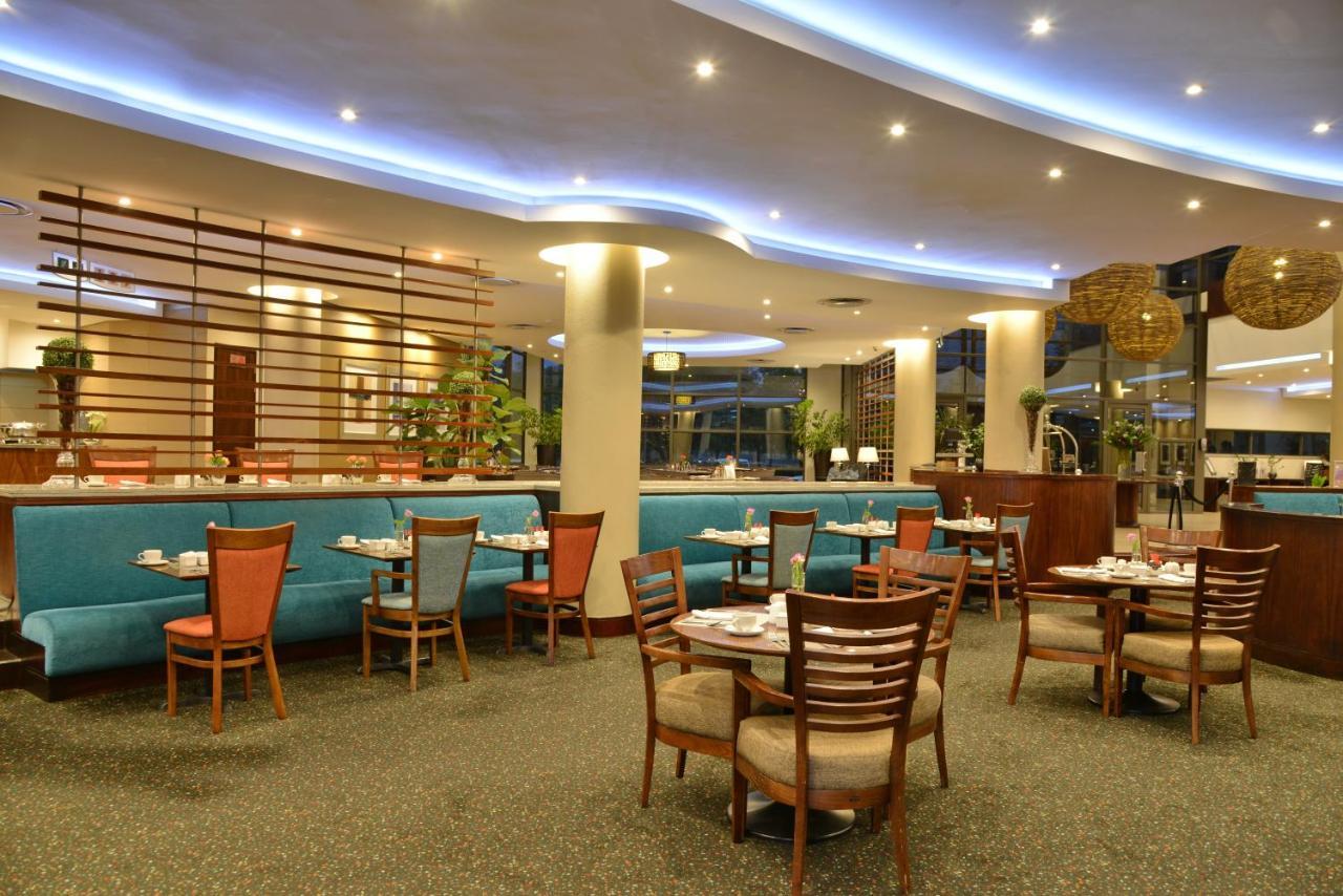 City Lodge Hotel Fourways Extérieur photo