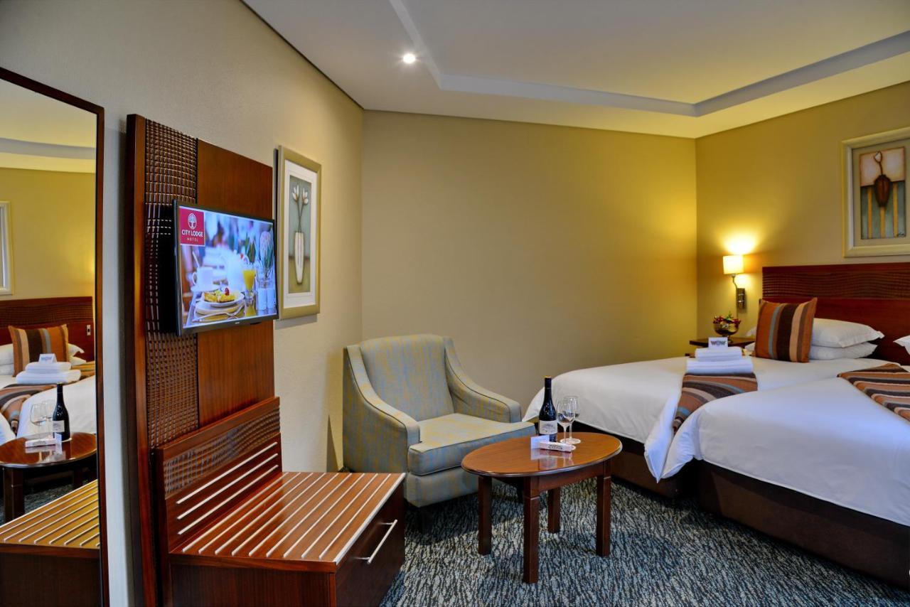 City Lodge Hotel Fourways Extérieur photo