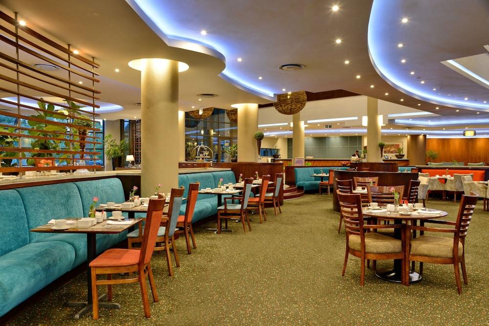 City Lodge Hotel Fourways Extérieur photo