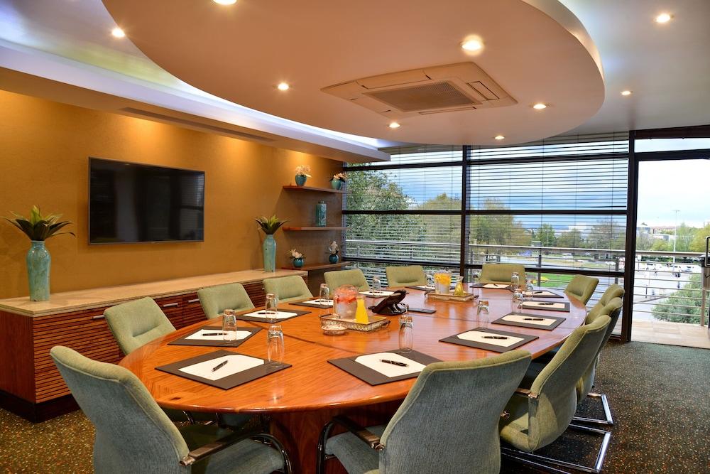 City Lodge Hotel Fourways Extérieur photo